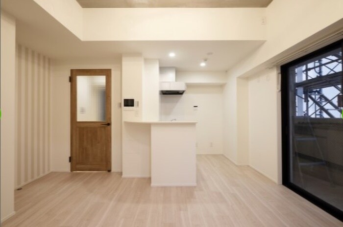 物件内観写真7　(室内からの展望)