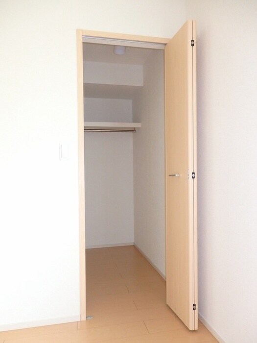 物件内観写真12　(収納)