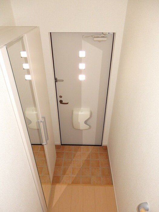 物件内観写真14　(玄関)