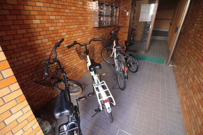 物件外観写真5　(駐輪場)