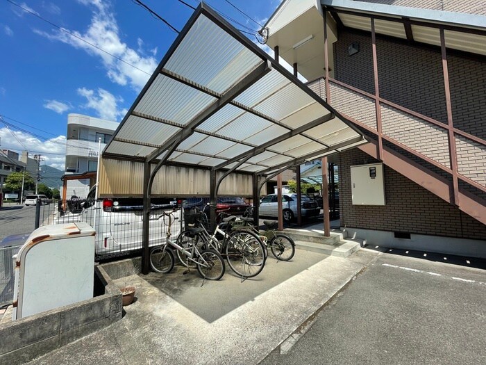 物件外観写真5　(駐輪場)