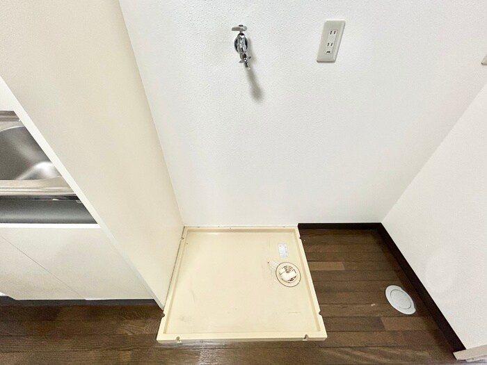 物件内観写真13　(洗濯機置場)