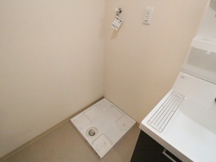 物件内観写真11　(洗濯機置場)