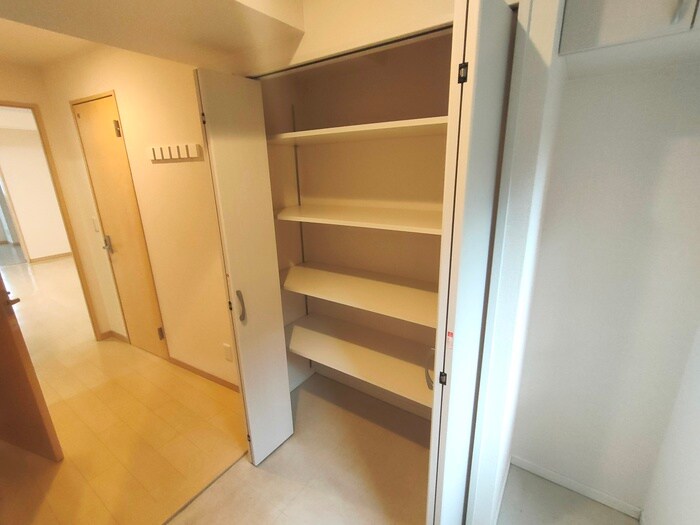 物件内観写真12　(靴箱)