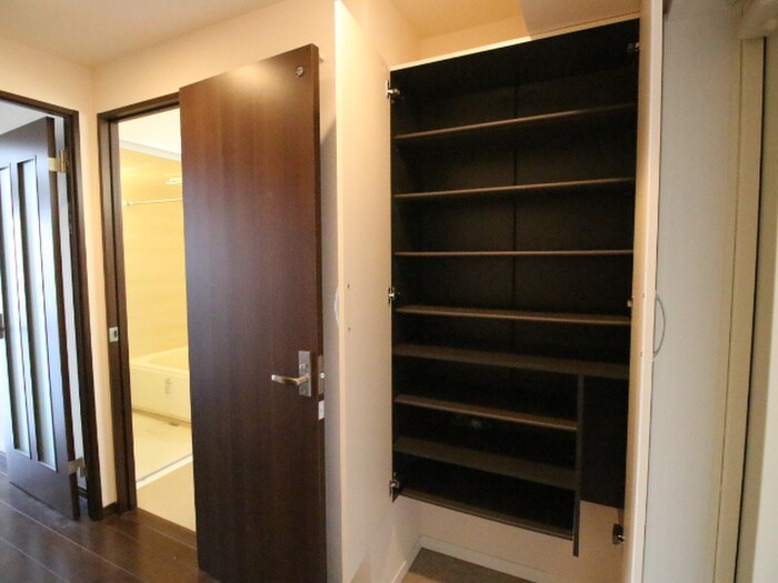 物件内観写真13　(靴箱)