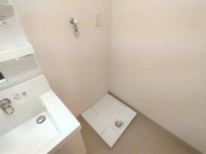 物件内観写真16　(洗濯機置場)