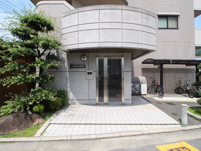 物件外観写真5　(エントランス部分)