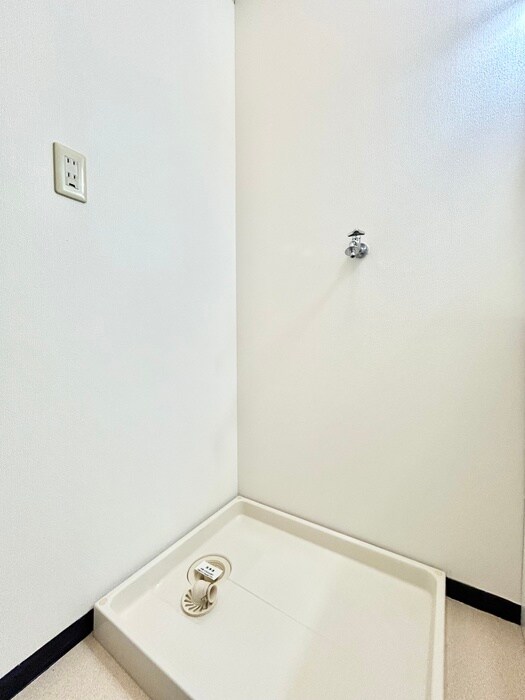 物件内観写真15　(洗濯機置場)