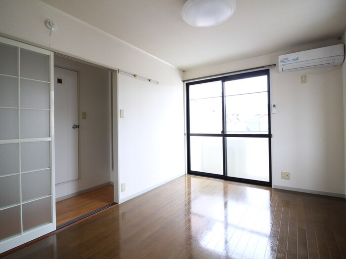 物件内観写真4　(居室)