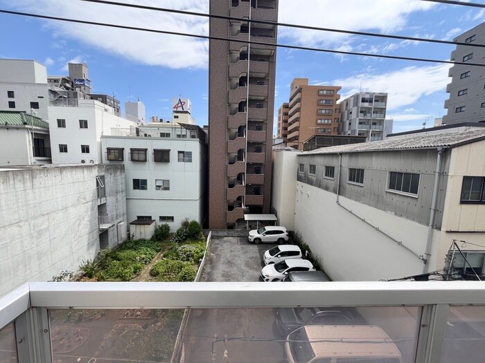 物件内観写真11　(室内からの展望)