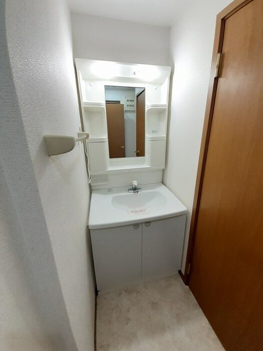 物件内観写真8　(洗面)