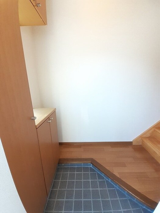 物件内観写真12　(玄関)