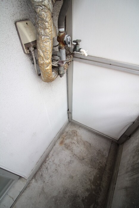 物件内観写真11　(洗濯機置場)