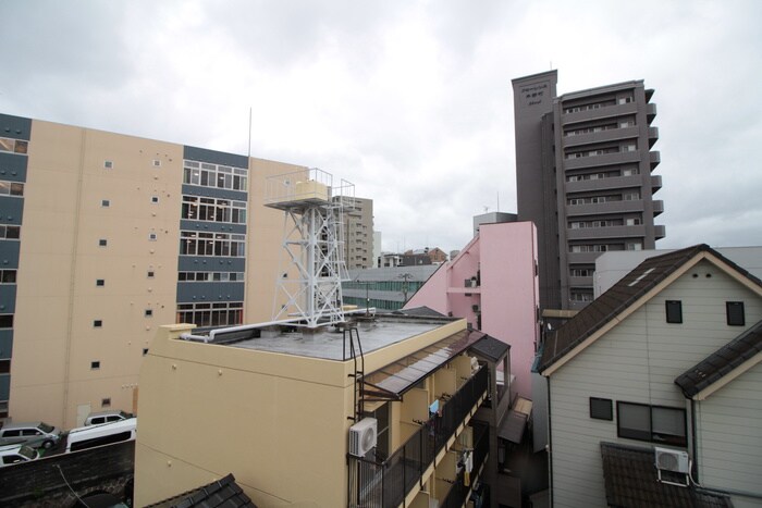 物件内観写真16　(室内からの展望)