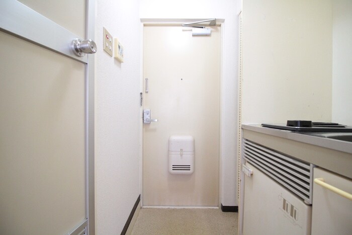 物件内観写真17　(玄関)