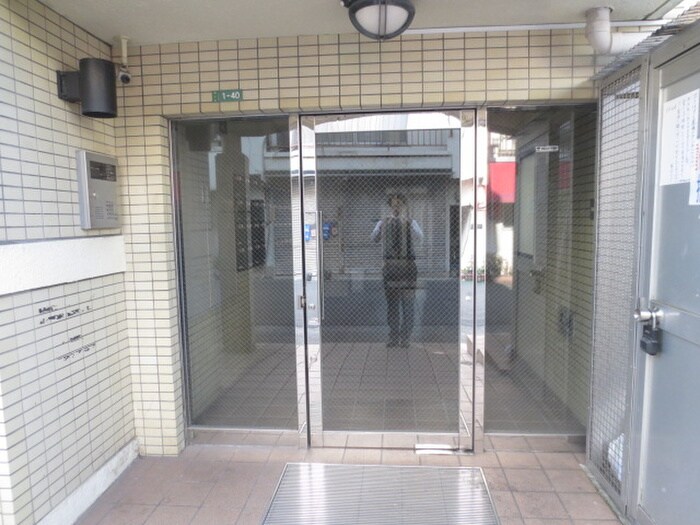 物件外観写真4　(エントランス部分)