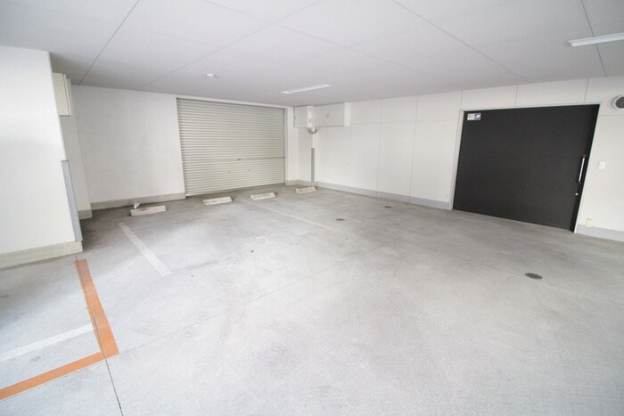 物件外観写真3　(駐車場)