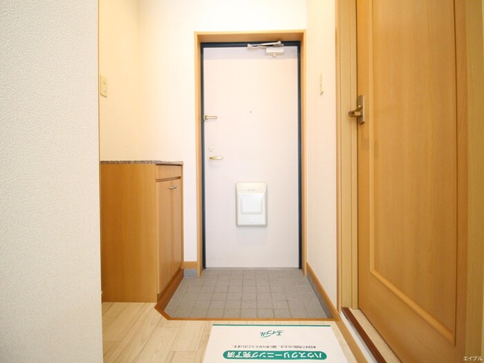 物件内観写真17　(玄関)
