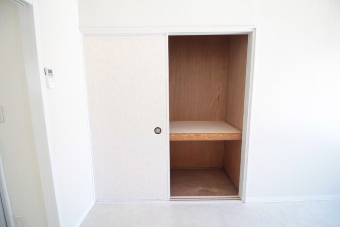 物件内観写真12　(収納)