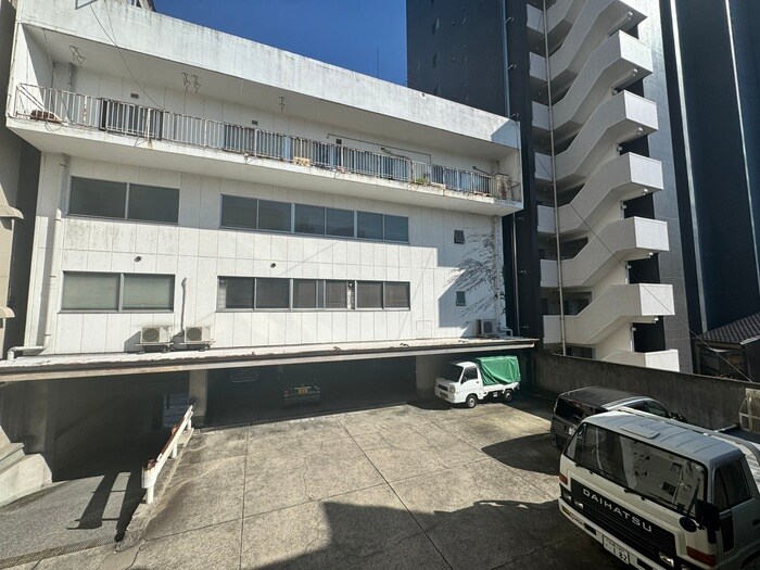 物件内観写真16　(室内からの展望)