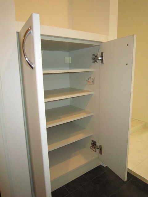 物件内観写真7　(靴箱)