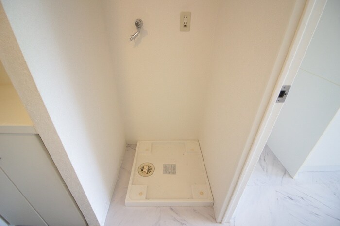 物件内観写真9　(洗濯機置場)