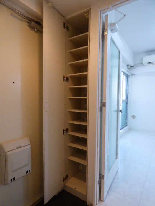 物件内観写真11　(靴箱)