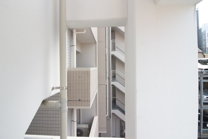 物件内観写真13　(室内からの展望)