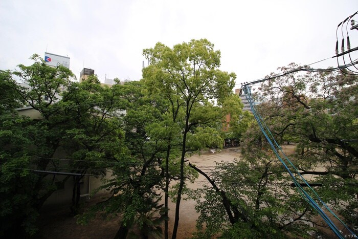 物件内観写真14　(室内からの展望)