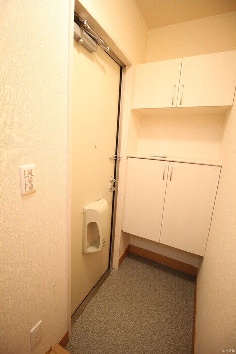物件内観写真17　(玄関)