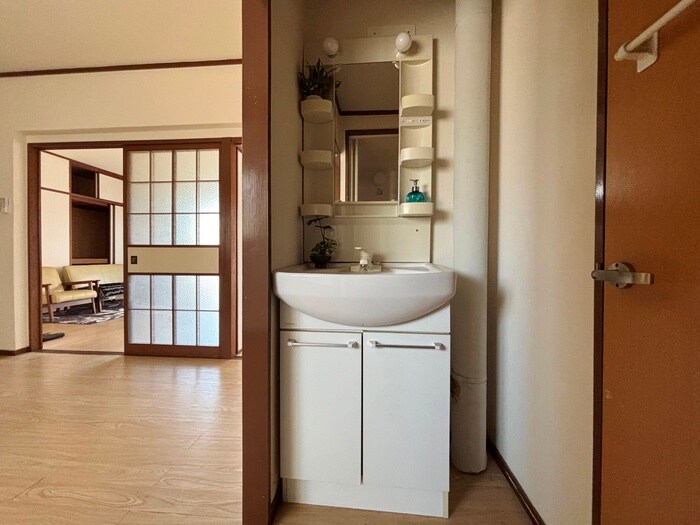 物件内観写真11　(洗面)