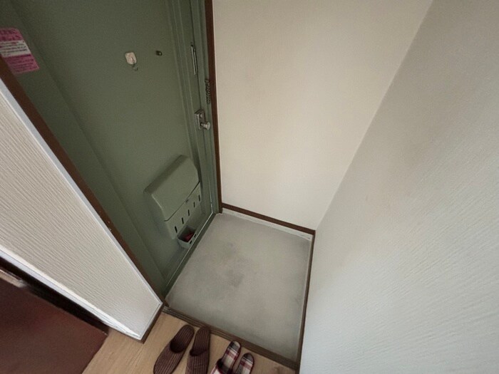 物件内観写真13　(玄関)
