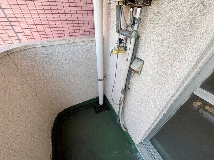 物件内観写真16　(洗濯機置場)