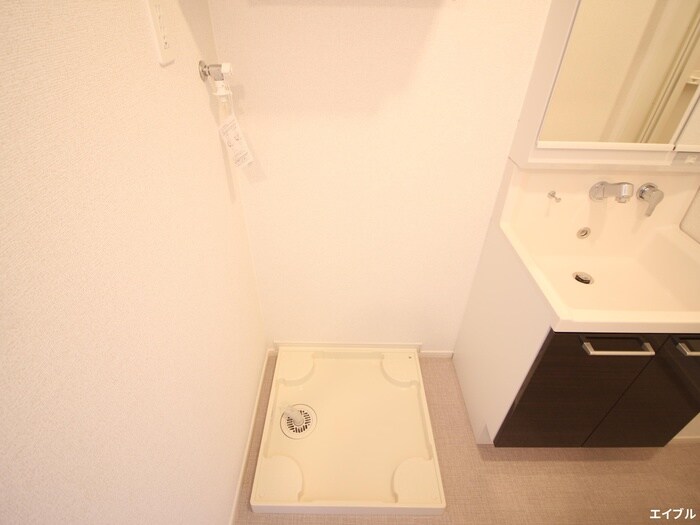 物件内観写真10　(洗濯機置場)