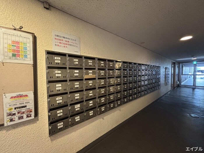 物件外観写真4　(エントランス部分)