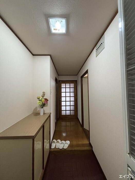 物件内観写真12　(玄関)