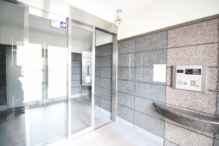 物件外観写真5　(エントランス部分)