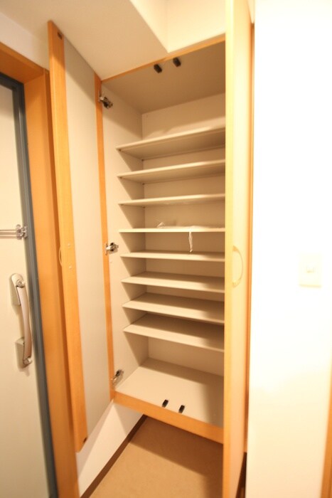 物件内観写真13　(靴箱)