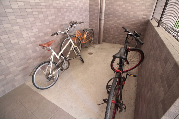 物件外観写真5　(駐輪場)