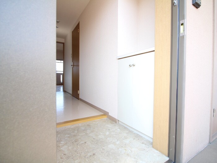物件内観写真14　(玄関)