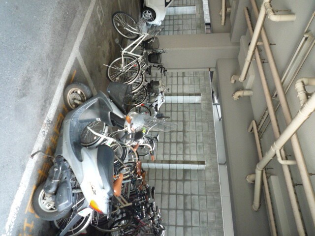 物件外観写真2　(駐輪場)