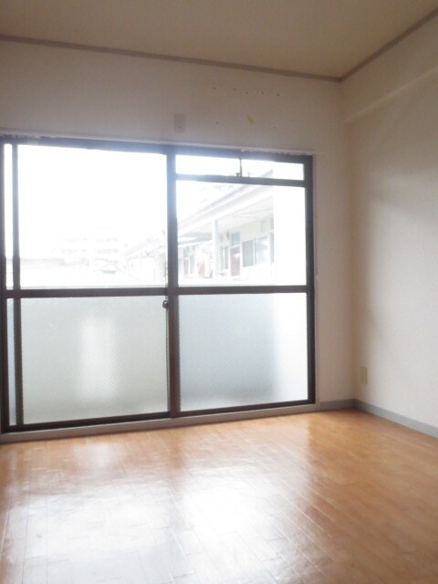 物件内観写真7　(室内からの展望)