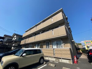 リヴェール上安駅前外観写真