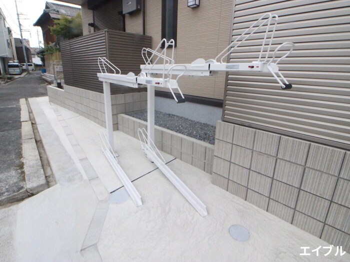 物件外観写真6　(駐輪場)