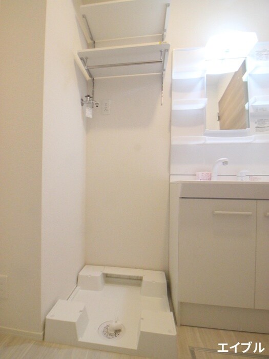 物件内観写真12　(洗濯機置場)