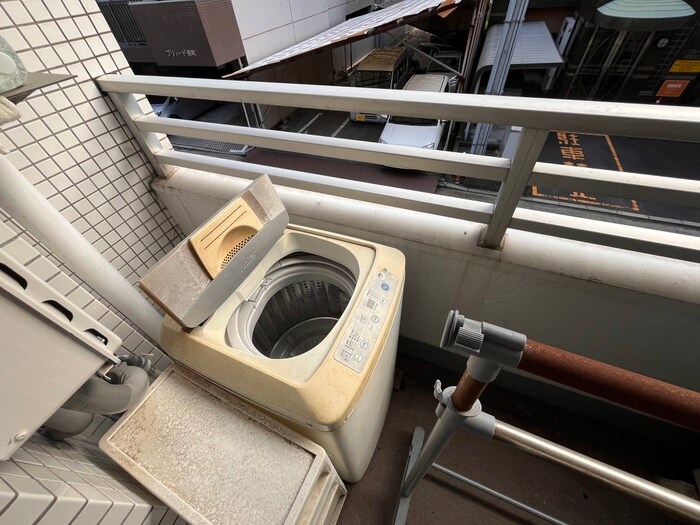 物件内観写真12　(洗濯機置場)