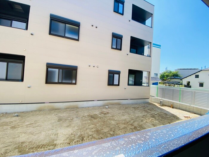 物件内観写真13　(室内からの展望)