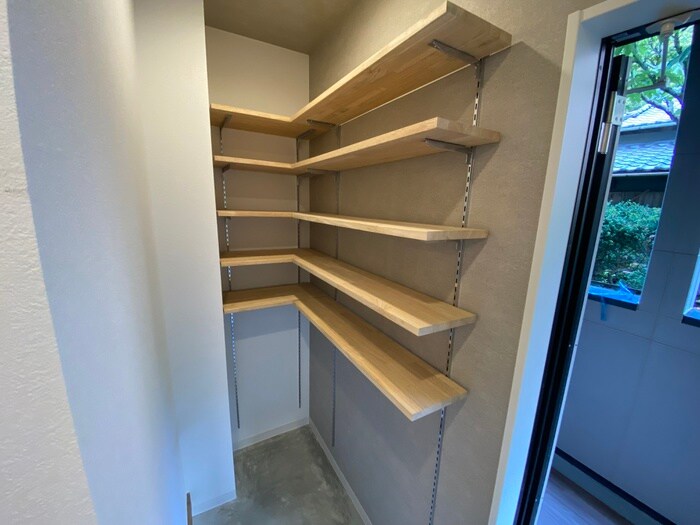 物件内観写真16　(玄関)