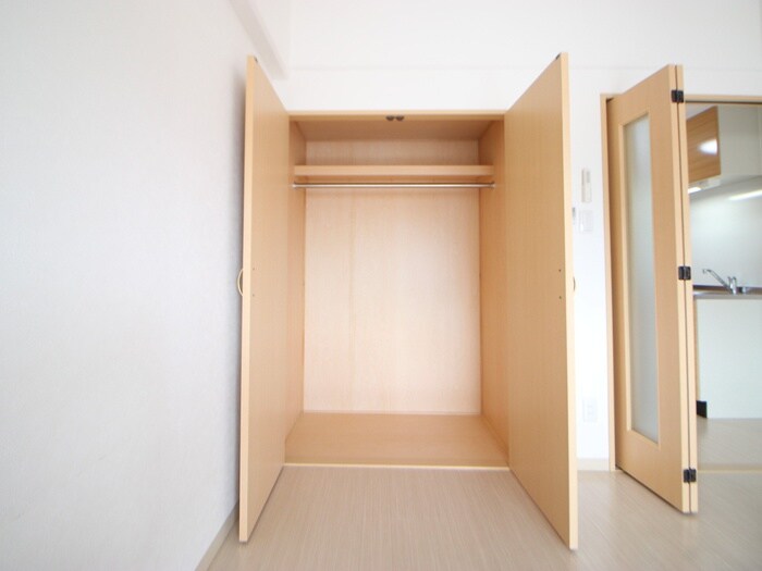 物件内観写真12　(収納)