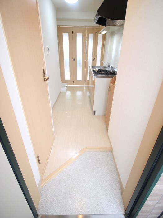 物件内観写真13　(玄関)